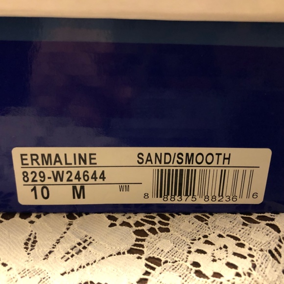 White Mountain tan sandals size 10 brand new in box - Picture 6 of 8